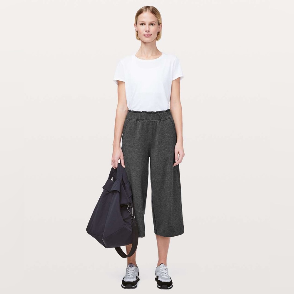 Lululemon Hello Sunday Crop